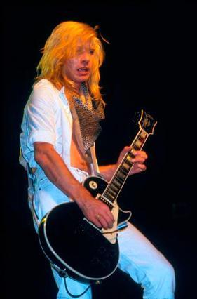 İskoçya Dünya Kupası'ndan Elendi, Steve Clark İstifa Etti