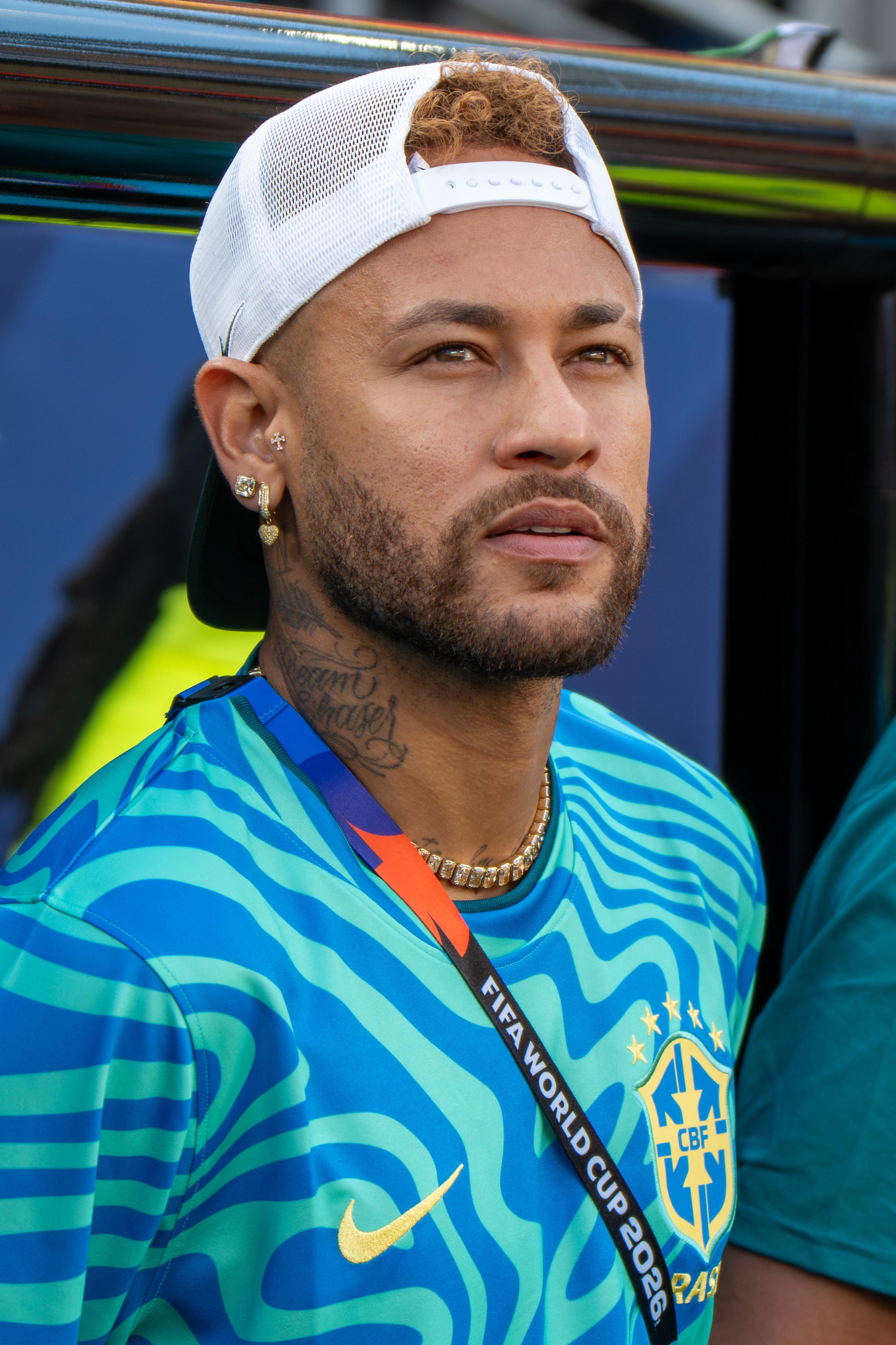 Neymar'ın Babasından Futbola Devam Etme Çağrısı