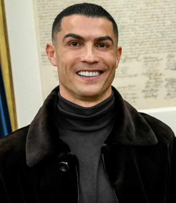 Cristiano Ronaldo, 41 yaş 138 günle Dünya Kupası'nda bir maçta iki gol atan en yaşlı oyuncu